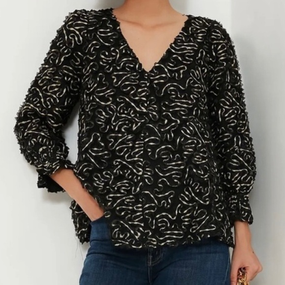 Tuckernuck Tops - NEW Tuckernuck Long Sleeve Flowy Blouse Women’s L Black/Gold Feminine Designer